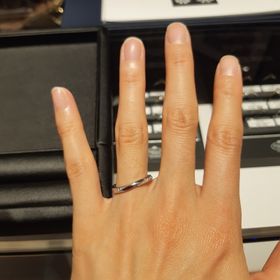 【エクセルコダイヤモンド(EXELCO DIAMOND)の口コミ】 存在感のあるダイアと厚みのあるリンクで、ゴージャスな印象がある指輪で…