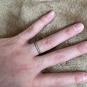 【ケイウノ ブライダル(K.UNO BRIDAL)の口コミ】 シンプルに細い形ですが、艶消しなどを含めたカラーリングを選択すること…