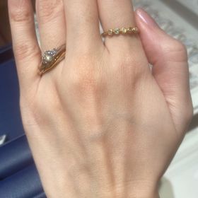 【銀座ダイヤモンドシライシの口コミ】 なるべく細身、高さがなく普段使いしやすいデザインを探していました。何…