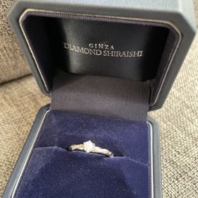 【銀座ダイヤモンドシライシの口コミ】 他のブランドでも色々な指輪を見させていただいたのですが、他のブランド…