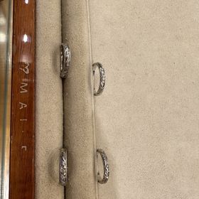 【MAILE(マイレ)の口コミ】 ハワイアンジュエリーのブランドの店がそもそも多くはなかったので、その…