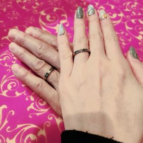 【Antille(アンティール)の口コミ】 リングの形にウェーブがかかってたのが可愛くて、ダイヤと彫り模様を入れ…