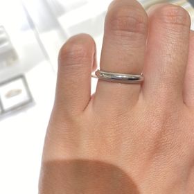 【ティファニー(Tiffany & Co.)の口コミ】 ティファニーの中でも人気のデザインミルグレインを試着しました。ミルグ…