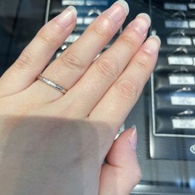 【銀座ダイヤモンドシライシの口コミ】 指輪のデザインは多様でした。さまざまニーズに対応できる、シンプルなも…