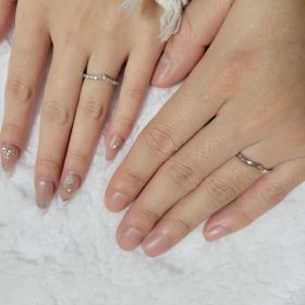 【EITO(エイト)の口コミ】 結構派手目でキラキラしてるデザインを探していた所スタッフさんにeitoと…