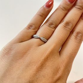 【ブシュロン(BOUCHERON)の口コミ】 婚約指輪も定期的につけたくて、あえて石がついていないタイプのものを探…