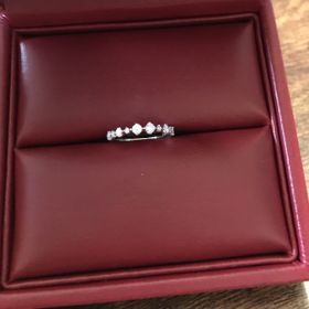 【モニッケンダム(MONNICKENDAM)の口コミ】 デザインに一目惚れしました。
もともとエタニティリングを探していました…