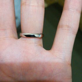 【TANZO.(鍛造指輪)の口コミ】 フルオーダーの割には値段設定は低いと思います。
少し高いブランドショッ…