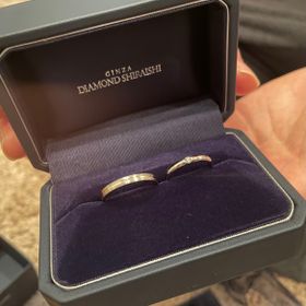 【銀座ダイヤモンドシライシの口コミ】 デザインを第一優先に決めました。
シンプルであり、アクセントがあるイン…