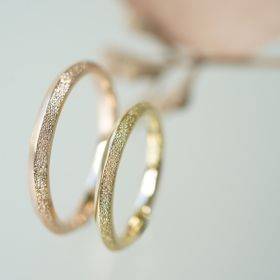 【renri(レンリ)の口コミ】 オーダーで自分たち好みのデザインを作れること。
デザイン費用が安く、ト…