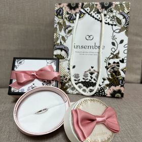 【insembre(インセンブレ)】の口コミ プラチナ素材でシンプルな指輪を探してました。
小さなダイヤモンドが一つ...