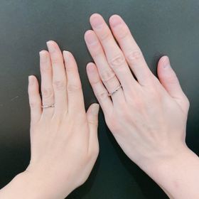 【銀座ダイヤモンドシライシの口コミ】 可愛さと指をより長く綺麗に見せるのと水掻きが深いのでウェーブの指輪に…