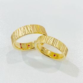 【REGALO(レガロ)の口コミ】 普段からつける指輪なので、シンプルなデザインがいいですが、他とは違う…