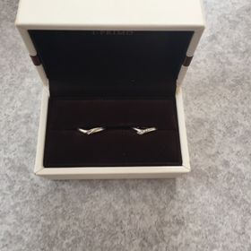 【アイプリモ(I-PRIMO)の口コミ】 プラチナで探してました。
シンプルだけど、シンプルすぎないデザインを探…