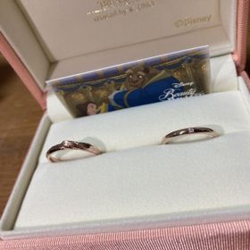 【ケイウノ ブライダル(K.UNO BRIDAL)の口コミ】 お互いにディズニーが大好きで、ディズニーデザインのものと決めていまし…