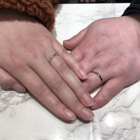 【Something Blue Aither(サムシングブルー・アイテール)】の口コミ デザインが上品でシンプル、価格も高すぎず、つけ心地も良いので決めました...