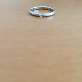 【STAR JEWELRY(スタージュエリー)の口コミ】 シンプルで飽きがこないデザインをさがしていたのでこちらに決めました。…