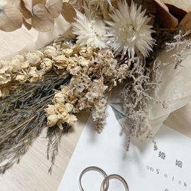 【Love Bond(ラブボンド)の口コミ】 お互いにシンプルなデザインが良かったのでたくさんの指輪を並べて選びま…