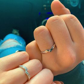 【俄(にわか)】の口コミ 夫とふたりでこの指輪に一目惚れして、これに決める！と即決で下。指も綺麗...