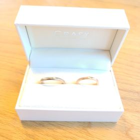 【CRAFY(クラフィ)の口コミ】 たくさんの指輪カタログの中から、シンプルかつ少しデザイン性がある形に…