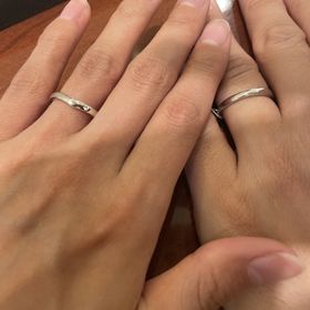 【TRECENTI(トレセンテ)の口コミ】 ダイヤモンドが一粒で大きくプラチナの面積が多いので、
プラチナの輝きや…