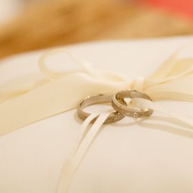 【A・D・A(エー・ディー・エー)の口コミ】 少し風変わりな彫刻入りの太めのリングを探していたので、ADAさんには太め…