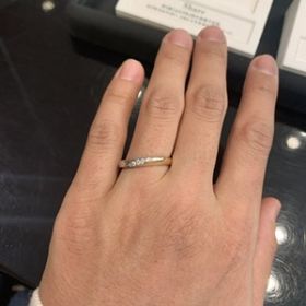 【ケイウノ ブライダル(K.UNO BRIDAL)の口コミ】 デザイナーさんが、2人の話を聞いて、取り入れたいデザインを入れながら、…