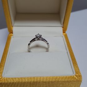 【ケイウノ ブライダル(K.UNO BRIDAL)の口コミ】 主人の母親からダイヤの指輪をいただき、当初はサイズ変更だけをする予定…