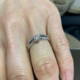 【俄(にわか)の口コミ】 色々見せて頂き、最も彼女が気に入ったデザインを選ぶことにさせて頂きま…