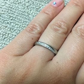 【銀座ダイヤモンドシライシの口コミ】 程よく存在感があり、何粒かダイアモンドがあしらわれているものを希望し…