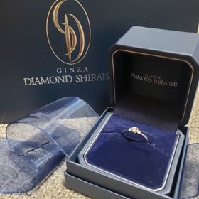 【銀座ダイヤモンドシライシの口コミ】 1粒ダイヤの婚約指輪ではなく、普段使いもできるようなデザイン性のある指…