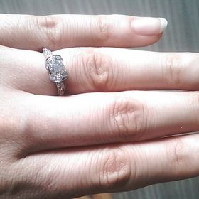 【ティファニー(Tiffany & Co.)の口コミ】 婚約指輪を探し始めて、特にこのブランドでないと！というこだわりはあり…