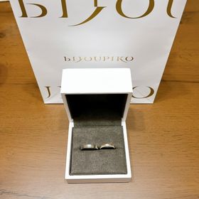 【COCKTAIL(カクテル)の口コミ】 いくつかブランドを見ましたがしっくりくる指輪が見つからず、たくさんの…