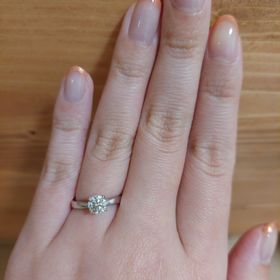 【宝寿堂(ほうじゅどう)の口コミ】 いくつかのショップを見てまわるなかで、
自分にはシンプルで王道なデザイ…