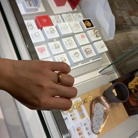 【NIESSING(ニーシング)の口コミ】 指輪の決め手は鍛造製法で作りが綺麗なところと、着け心地がとても良いと…