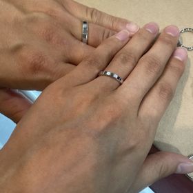 【ショパール(Chopard)の口コミ】 スクエアが連なっていてスタイリッシュです。いくつかの指輪ブランドを見…