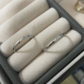 【VERITE(ベリテ)の口コミ】 シンプルで自然に指に馴染むものがよく、さらに少しアレンジのあるもので…