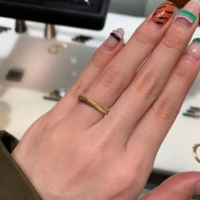 【hum(ハム)の口コミ】 一捻りあるデザインが多く、彫りが繊細でうつくしいです！ユニセックスな…