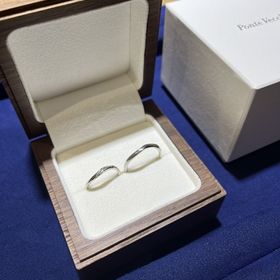 【Ponte Vecchio(ポンテヴェキオ)の口コミ】 細めで女性らしい形の指輪を希望していました。元々普段から指輪をつけな…