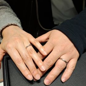 【エクセルコダイヤモンド(EXELCO DIAMOND)の口コミ】 奥さんがﾃﾞｻﾞｲﾝと付けごごちで選んだ指輪です
仕事柄あまりｷﾗｷﾗし過ぎない…