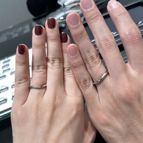 【ラザール ダイヤモンド(LAZARE DIAMOND)の口コミ】 Vラインのデザインが気に入りました。他ブランドでは、Vラインは、かなりV…