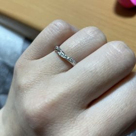 【GALA JEWELRY(ガラジュエリー)の口コミ】 つけた瞬間にダイヤの輝きが違いました。また、自分の手にあったデザイン…