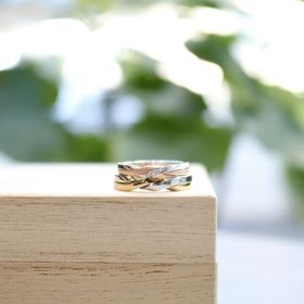 【鶴(mikoto)の口コミ】 元々可愛らしい指輪のデザインを探していましたが可愛らしさもありながら…