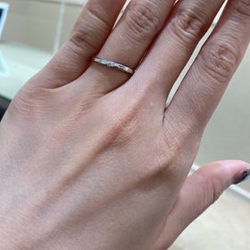 【アイプリモ(I-PRIMO)の口コミ】 ダイヤモンドが斜めに入っているのはなんだが
珍しく綺麗めで年齢を重ねて…