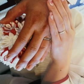 【エクセルコダイヤモンド(EXELCO DIAMOND)の口コミ】 周りの人と同じような指輪が嫌で珍しい形を探してたところ巡り会いました…