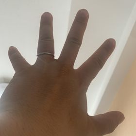 【ケイウノ ブライダル(K.UNO BRIDAL)の口コミ】 価格とデザインが決め手です。新婦側が仕事柄外すことが多いため、普段使…