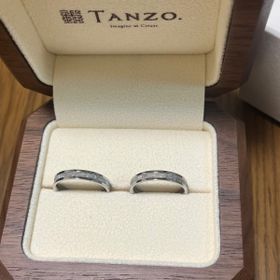【TANZO.(鍛造指輪)の口コミ】 オーダーメイドでオリジナルの指輪が作って貰えること。

既製品の指輪の…