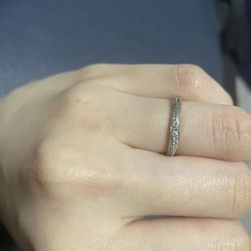 【ケイウノ ブライダル(K.UNO BRIDAL)の口コミ】 指輪のデザインはギラギラで目立つものが良かったのでダイヤモンドが多め…