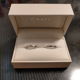 【CRAFY(クラフィ)の口コミ】 一人10万以内くらいで、シンプルなデザインのものを探していました。金属…