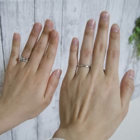 【Something Blue(サムシングブルー)の口コミ】 何といっても値段が安かったのでこの指輪に決めました。あとデザインが希…